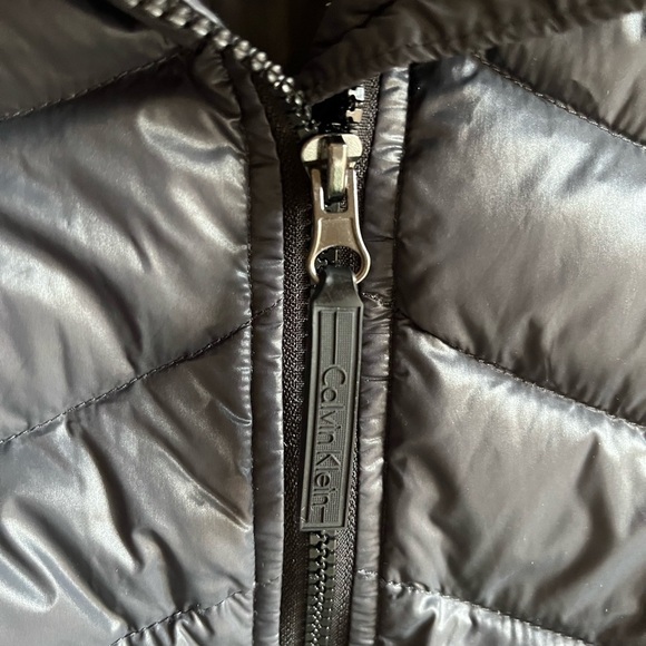 Calvin Klein Women’s Black Mixed Media Duck Down Quilted Knit Puffer Vest Sz Lg - Picture 5 of 9